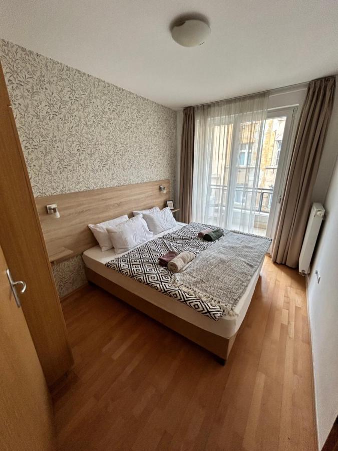 Danube Dwelling Akacfa 26 - Private Indoor Garage Apartment บูดาเปสต์ ภายนอก รูปภาพ